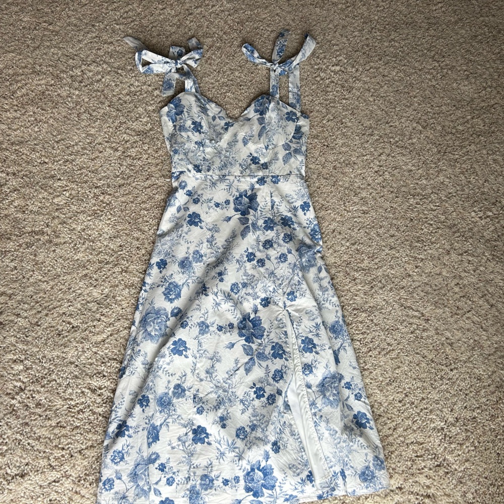 Francesca's Collections Blue and White Floral Dress